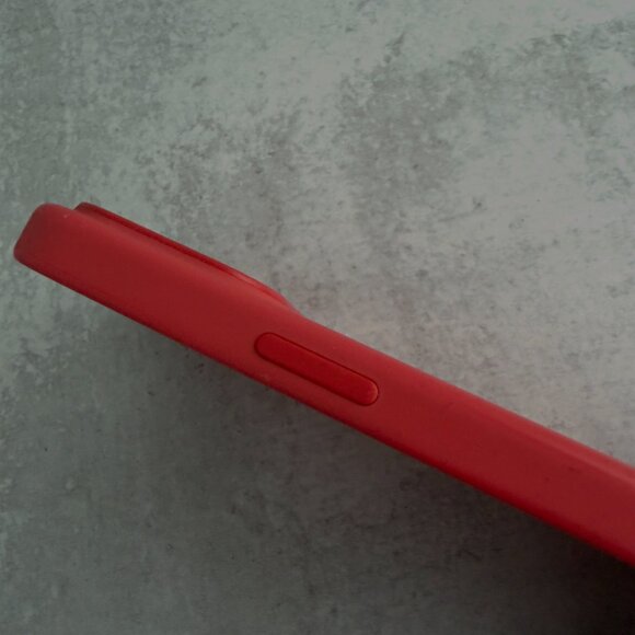 iPhone 15 Pro Max Silicone Case with MagSafe – Guava - Picture 7 of 8